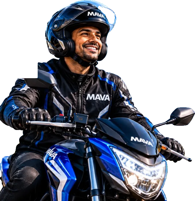 Motociclista sorrindo com capacete aberto MAVA